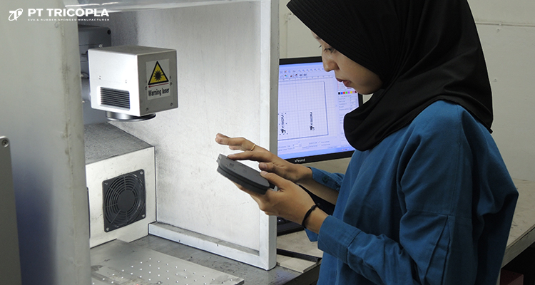 laser untuk cetak logo sandal