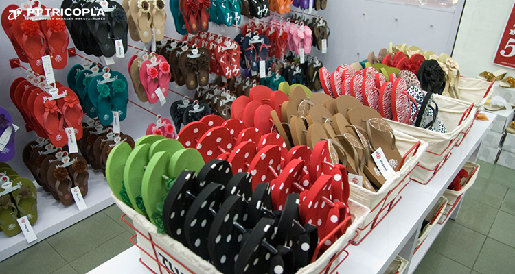 sandal custom sebagai identitas brand